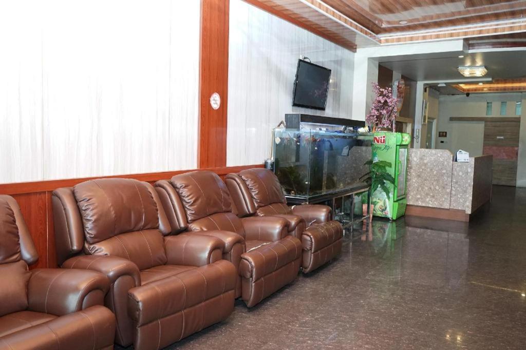 Ren'Z Hotel Pangkal Pinang Exterior photo